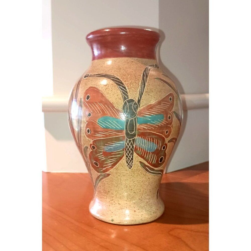 Costa Rica Art Pottery Sgraffito Vase Butterfly Fish Design Etched Painted 7.25"